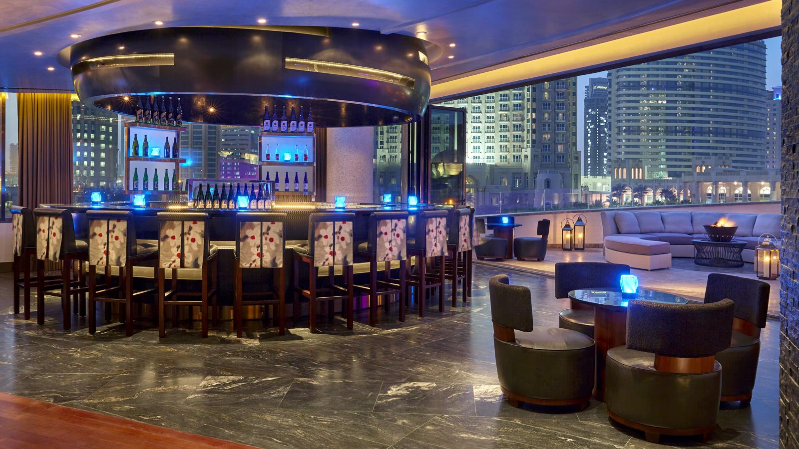 多哈四季酒店 外观 照片 The bar at the 360° Lounge