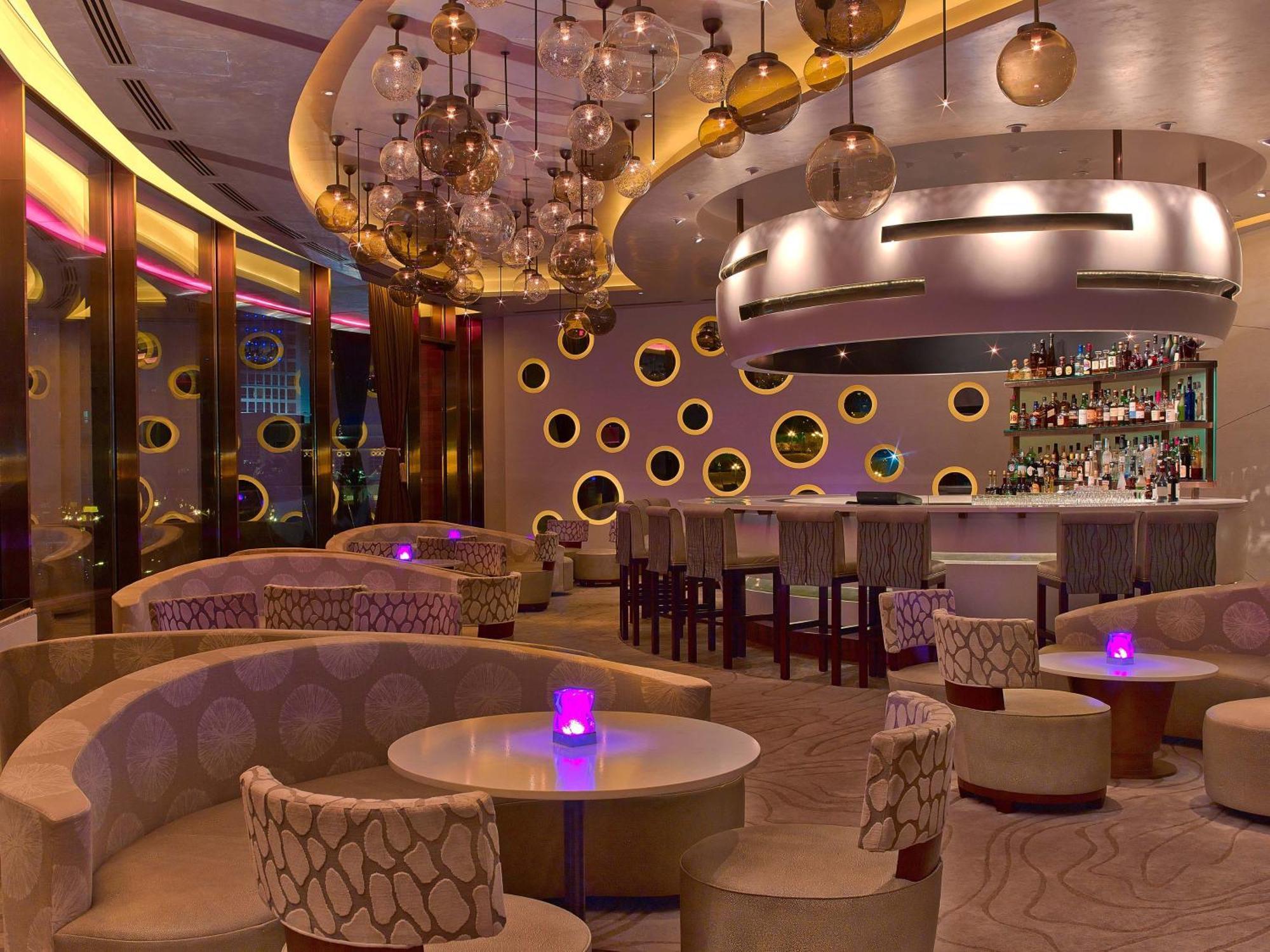多哈四季酒店 外观 照片 The bar at the Wynn
