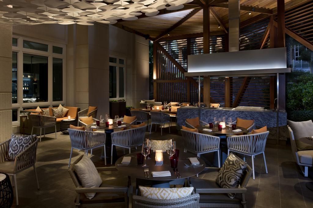 多哈四季酒店 外观 照片 The interior of the restaurant